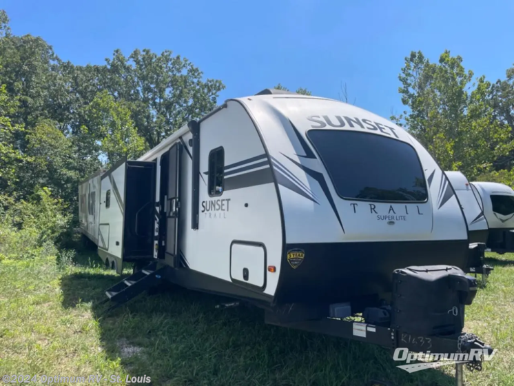 Used 2019 CrossRoads Sunset Trail Super Lite SS285CK available in Festus, Missouri