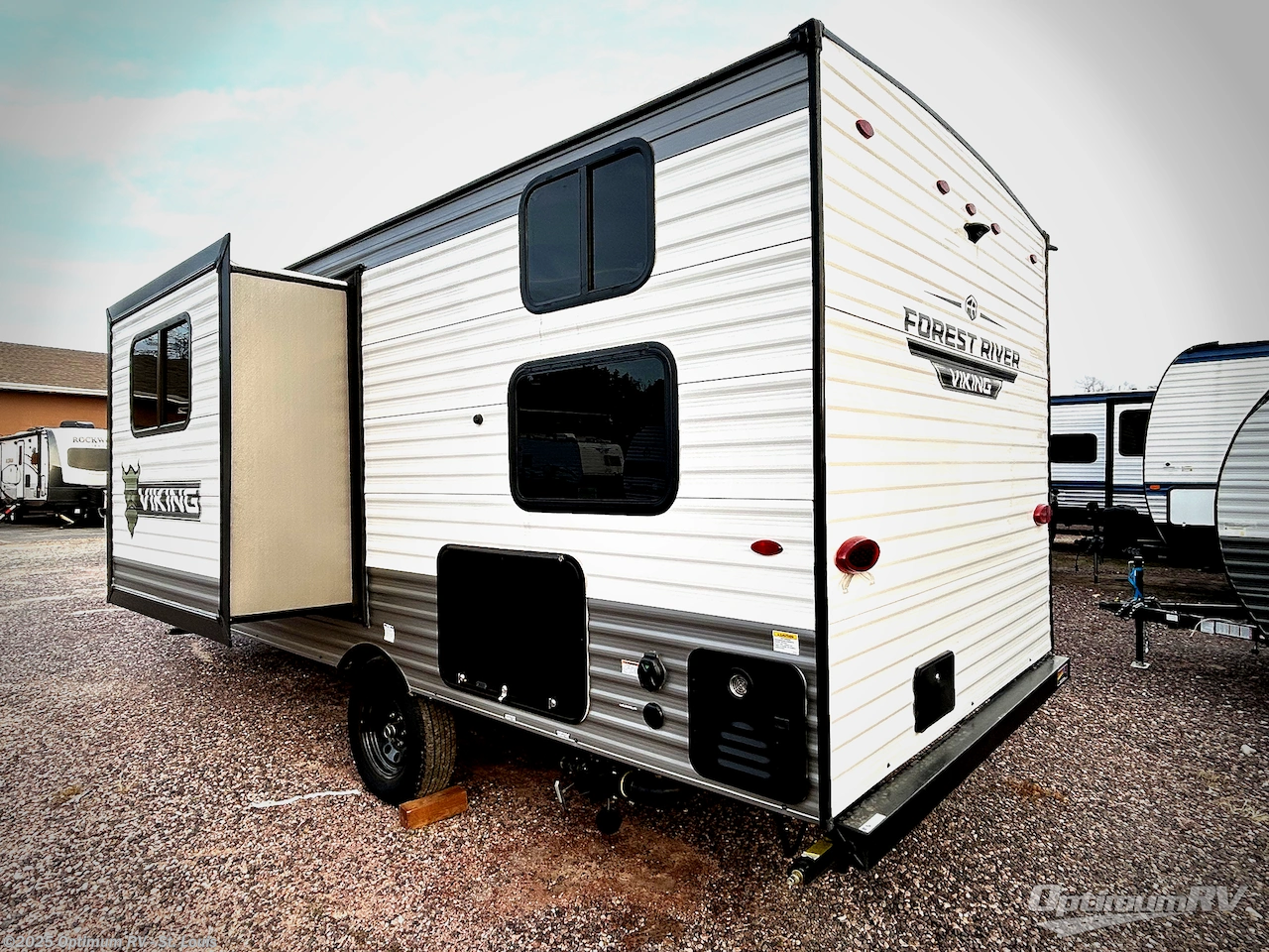 Call now about this 2025 Forest River Viking 4K Series 18DBS! 2025 Forest River Viking 4K Series 18DBS - New Travel Trailer For Sale by Optimum RV - St. Louis in Festus, Missouri features Awning, Slideout