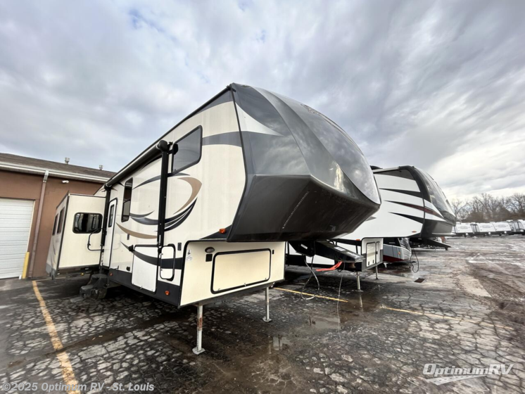 Email now about this 2017 Forest River Salem Hemisphere Lite 337BAR! Used 2017 Forest River Salem Hemisphere Lite 337BAR available in Festus, Missouri