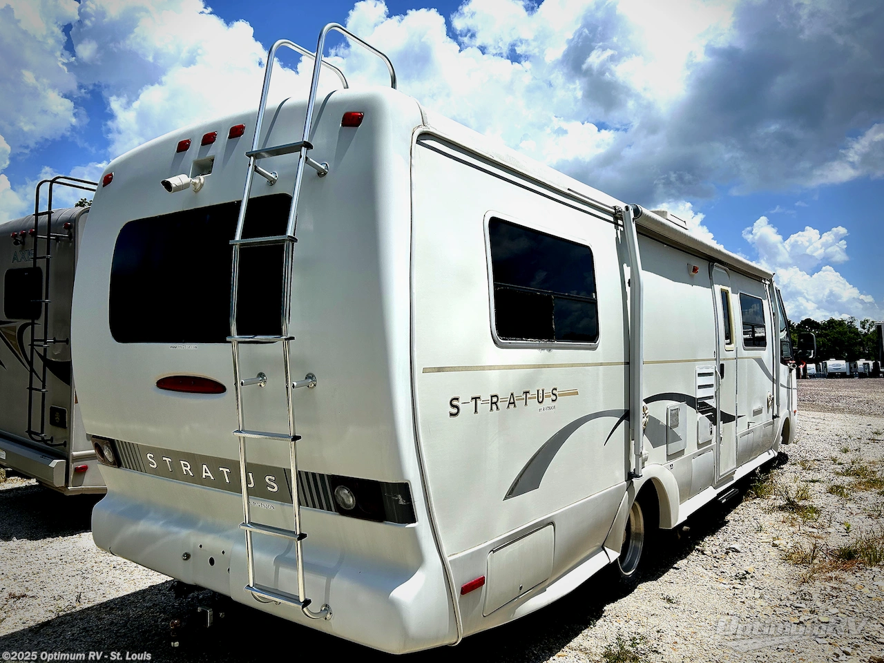Contact us now about this 2003 R-Vision Stratus 291! 2003 Stratus 291 by R-Vision from Optimum RV - St. Louis in Festus, Missouri