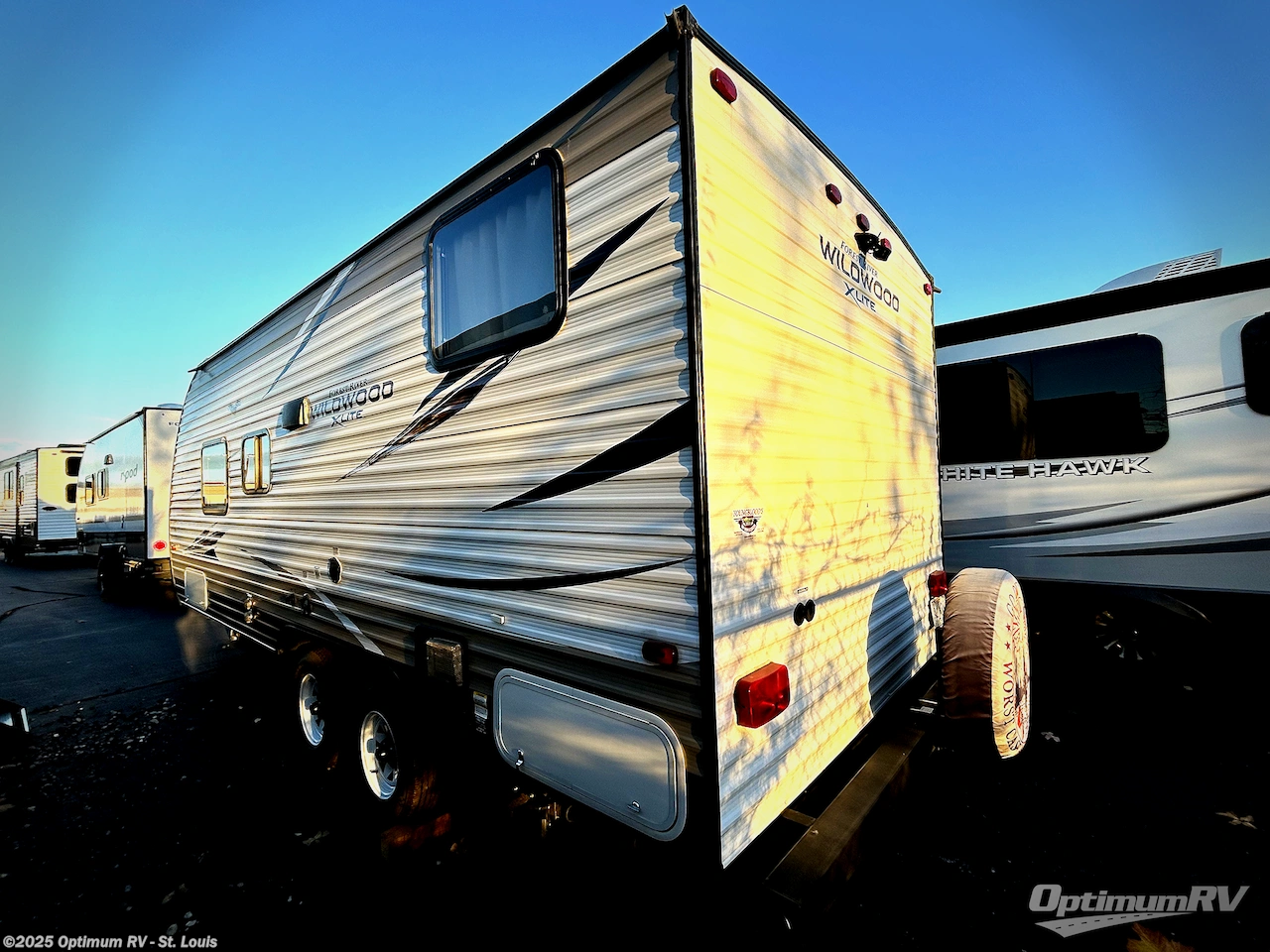 Call now about this 2018 Forest River Wildwood X-Lite 201BHXL! 2018 Forest River Wildwood X-Lite 201BHXL - Used Travel Trailer For Sale by Optimum RV - St. Louis in Festus, Missouri features Awning