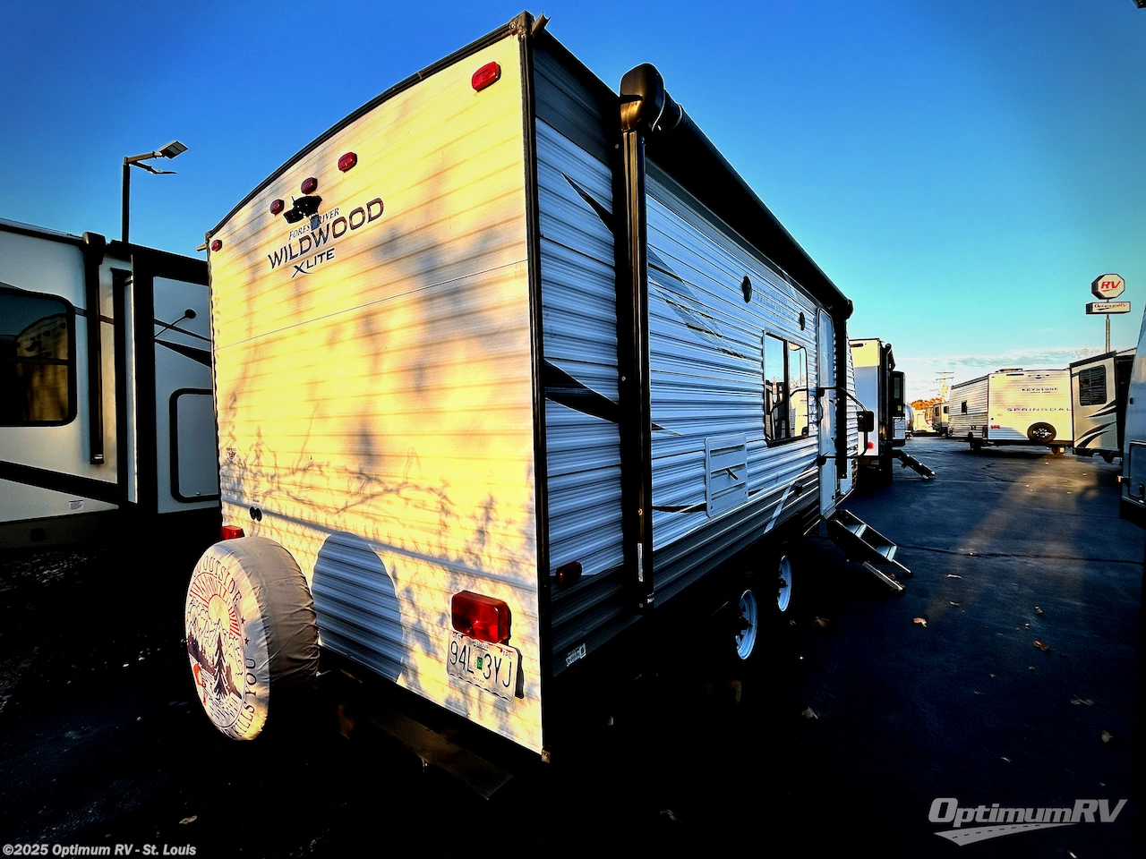 Contact us now about this 2018 Forest River Wildwood X-Lite 201BHXL! 2018 Wildwood X-Lite 201BHXL by Forest River from Optimum RV - St. Louis in Festus, Missouri