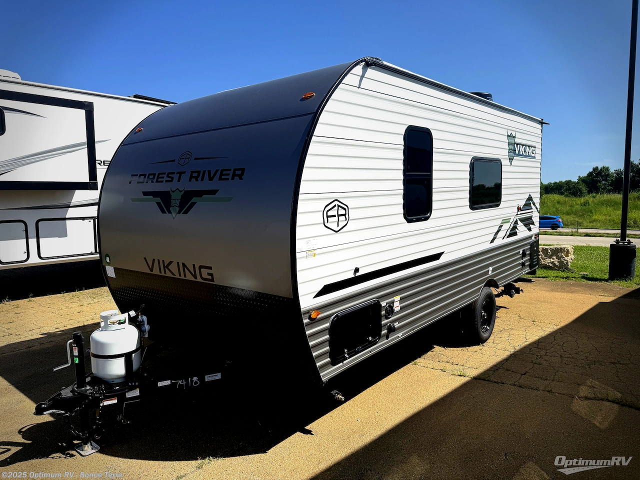 Call now about this 2026 Forest River Viking 4K Series 18FQ! 2026 Forest River Viking 4K Series 18FQ - New Travel Trailer For Sale by Optimum RV - Bonne Terre in Bonne Terre, Missouri