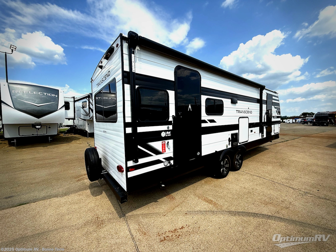 Call now about this 2026 Grand Design Transcend 245RLT! 2026 Grand Design Transcend 245RLT - Used Travel Trailer For Sale by Optimum RV - Bonne Terre in Bonne Terre, Missouri features Awning, Slideout