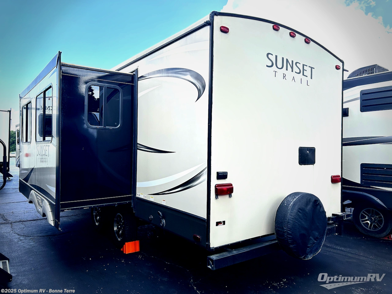 Used 2017 CrossRoads Sunset Trail Super Lite ST250RB available in Bonne Terre, Missouri