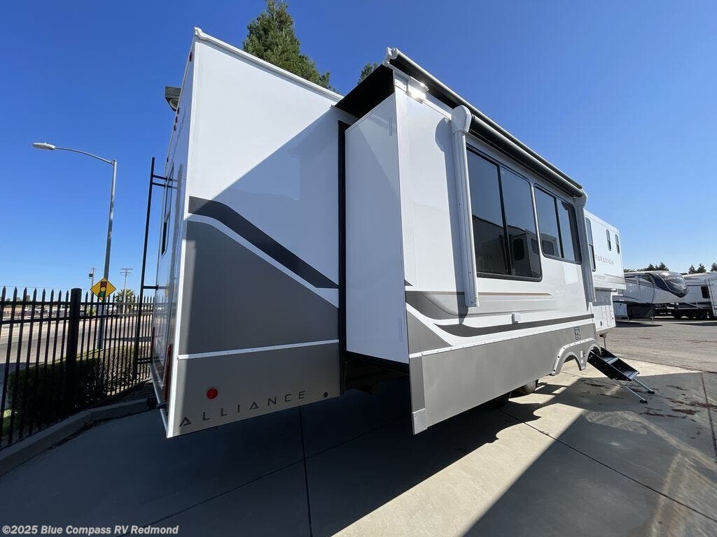 New 2025 Alliance RV Paradigm 382RK available in Redmond, Oregon