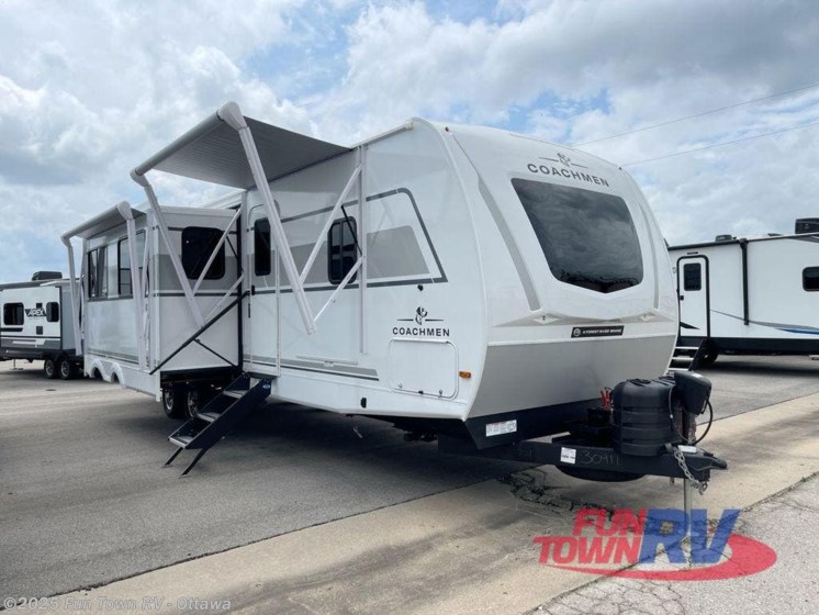 Email now about this 2025 Coachmen Freedom Express Ultra Lite 326BHDS! New 2025 Coachmen Freedom Express Ultra Lite 326BHDS available in Ottawa, Kansas
