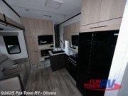 New 2025 CrossRoads Cruiser 32BH available in Ottawa, Kansas