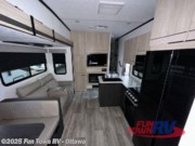 Contact us now about this 2025 CrossRoads Cruiser 32BH! 2025 Cruiser 32BH by CrossRoads from Fun Town RV - Ottawa in Ottawa, Kansas