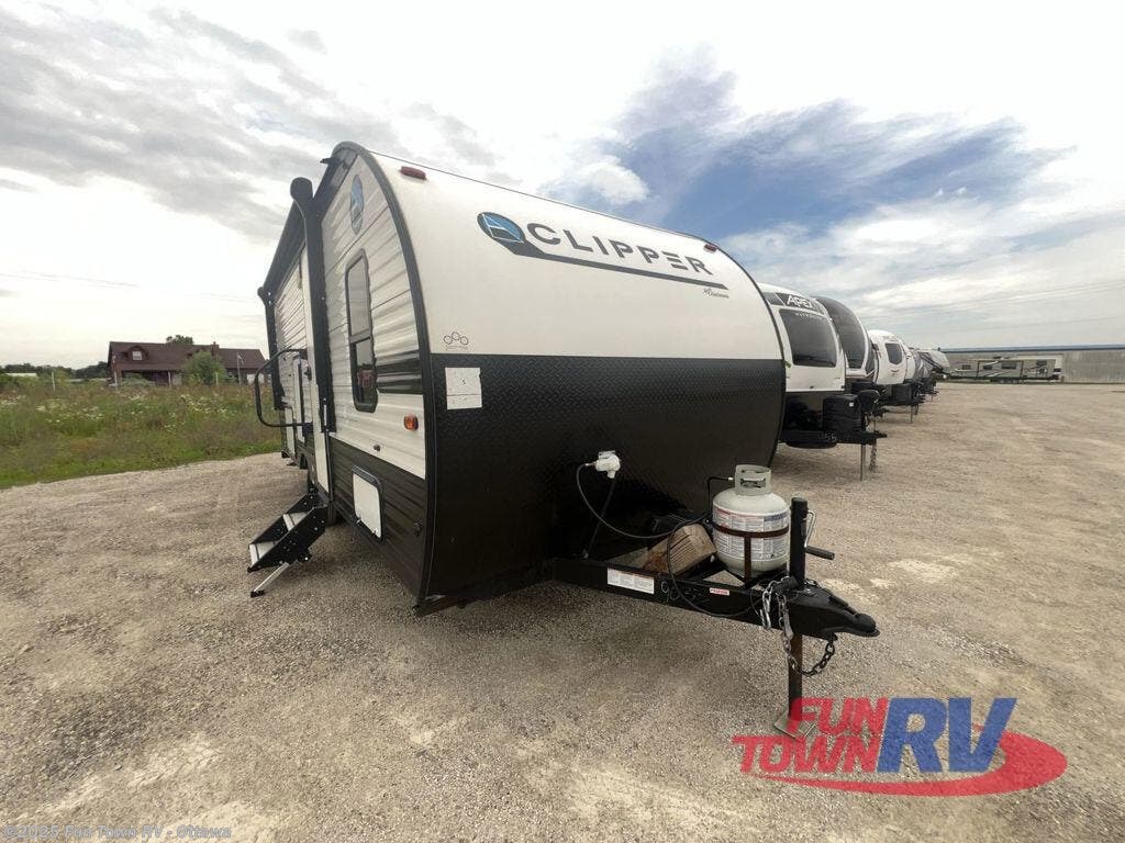 Email now about this 2021 Coachmen Clipper Ultra-Lite 182DBU! Used 2021 Coachmen Clipper Ultra-Lite 182DBU available in Ottawa, Kansas