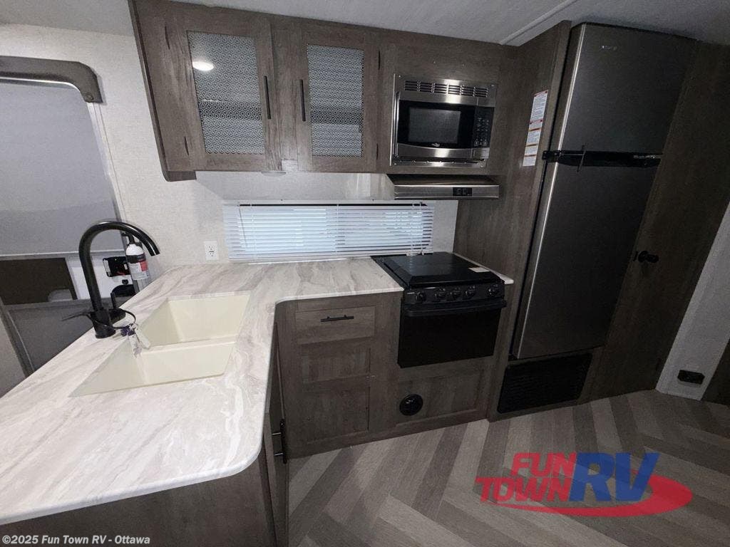 Contact us now about this 2022 Forest River Wildwood FSX 280RTX! 2022 Wildwood FSX 280RTX by Forest River from Fun Town RV - Ottawa in Ottawa, Kansas