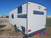 Contact us now about this 2026 CrossRoads Sunset Trail 17BHS! 2026 Sunset Trail 17BHS by CrossRoads from Fun Town RV - Ottawa in Ottawa, Kansas
