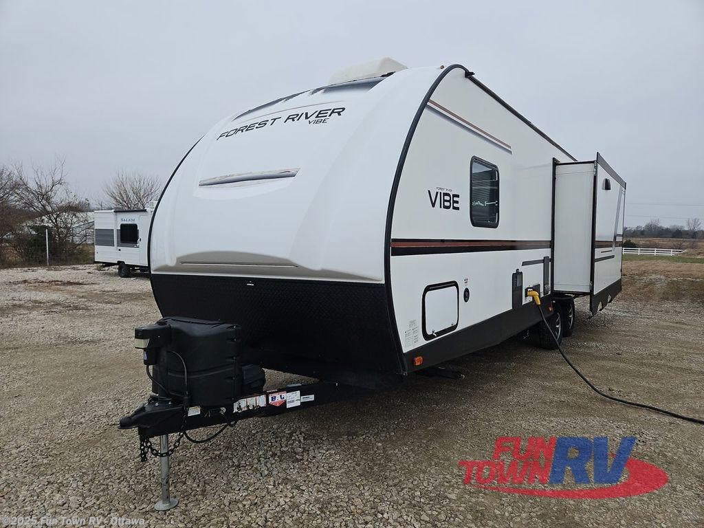 Contact us now about this 2020 Forest River Vibe 28RL! 2020 Vibe 28RL by Forest River from Fun Town RV - Ottawa in Ottawa, Kansas