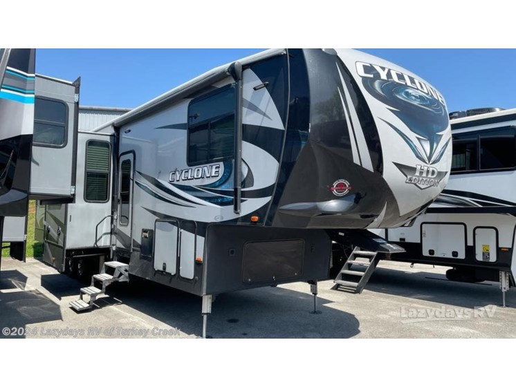 Used 18 Heartland Cyclone 4005 available in Knoxville, Tennessee