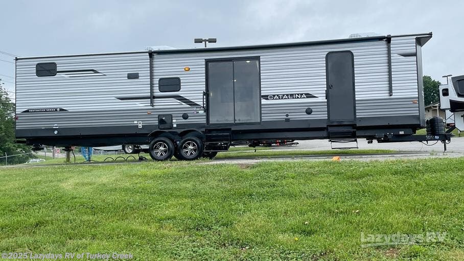 Call now about this 2025 Coachmen Catalina Destination Series 40BHTS! 2025 Coachmen Catalina Destination Series 40BHTS - New Travel Trailer For Sale by Lazydays RV of Turkey Creek in Knoxville, Tennessee