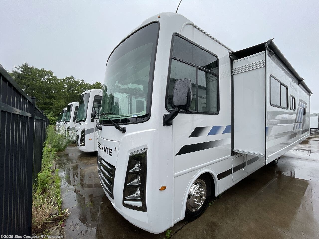 New 2026 Thor Motor Coach Resonate 29D available in Newtown, Connecticut