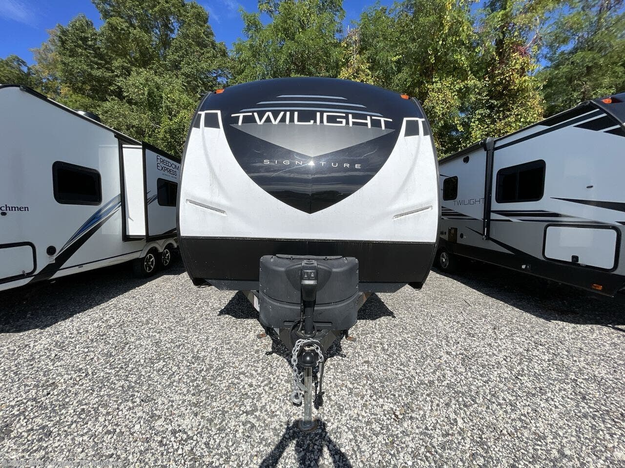Contact us now about this 2023 Cruiser RV Twilight Signature TWS 2280! 2023 Twilight Signature TWS 2280 by Cruiser RV from Blue Compass RV Newtown in Newtown, Connecticut