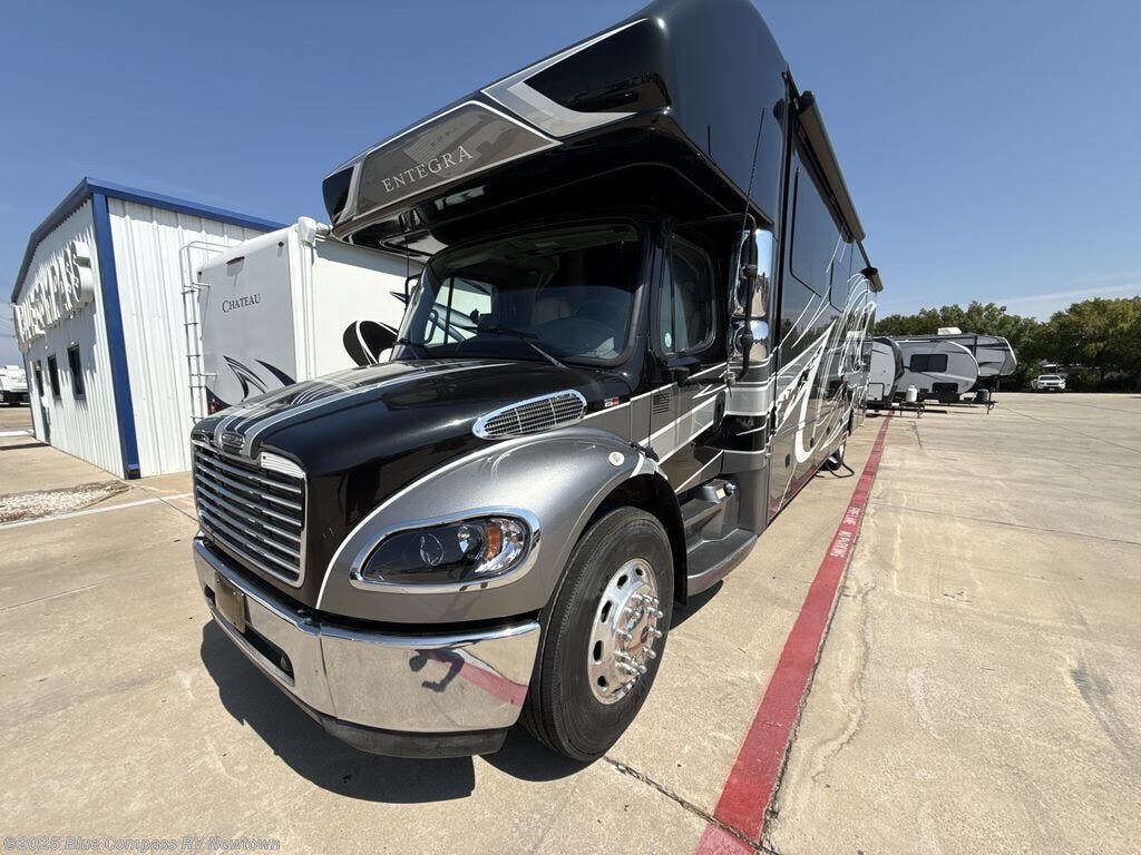 Contact us now about this 2020 Entegra Coach Accolade 37L! 2020 Accolade 37L by Entegra Coach from Blue Compass RV Newtown in Newtown, Connecticut