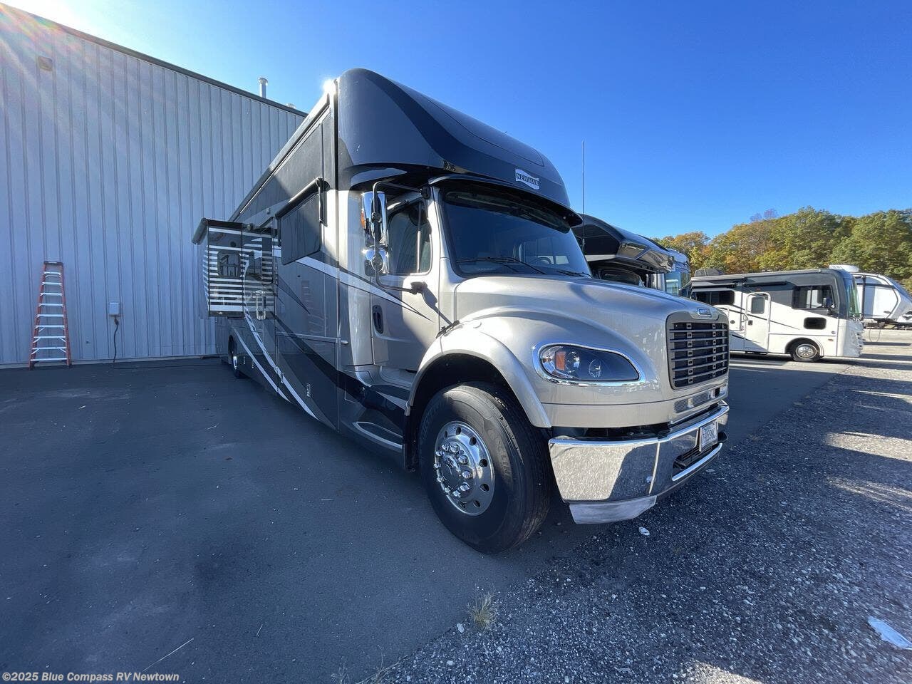 Contact us now about this 2020 Newmar Super Star 4051! 2020 Super Star 4051 by Newmar from Blue Compass RV Newtown in Newtown, Connecticut