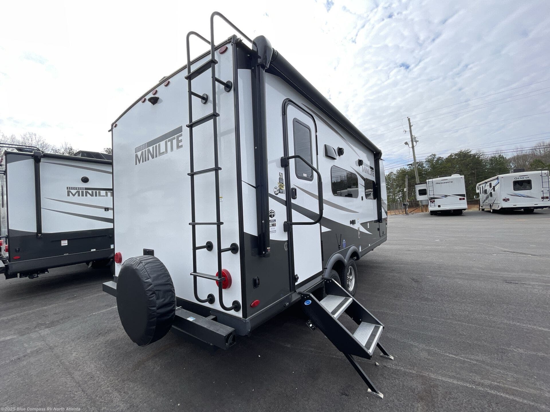 Contact us now about this 2025 Forest River Rockwood Mini Lite 2109S! 2025 Rockwood Mini Lite 2109S by Forest River from Blue Compass RV North Atlanta in Buford, Georgia
