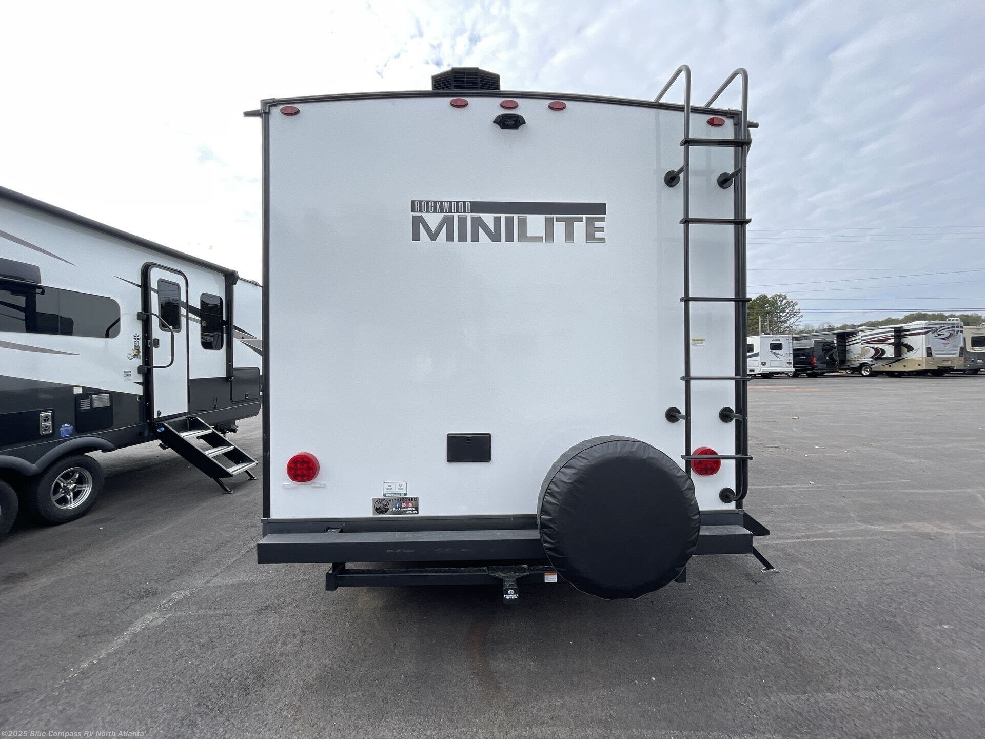 Call now about this 2025 Forest River Rockwood Mini Lite 2109S! 2025 Forest River Rockwood Mini Lite 2109S - New Travel Trailer For Sale by Blue Compass RV North Atlanta in Buford, Georgia