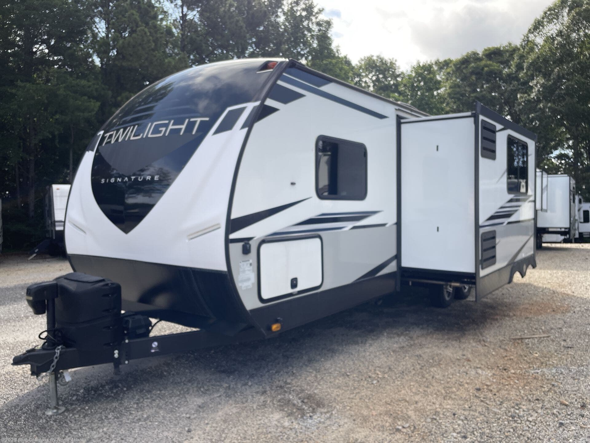 Contact us now about this 2022 Cruiser RV Twilight Signature TWS 2580! 2022 Twilight Signature TWS 2580 by Cruiser RV from Blue Compass RV North Atlanta in Buford, Georgia
