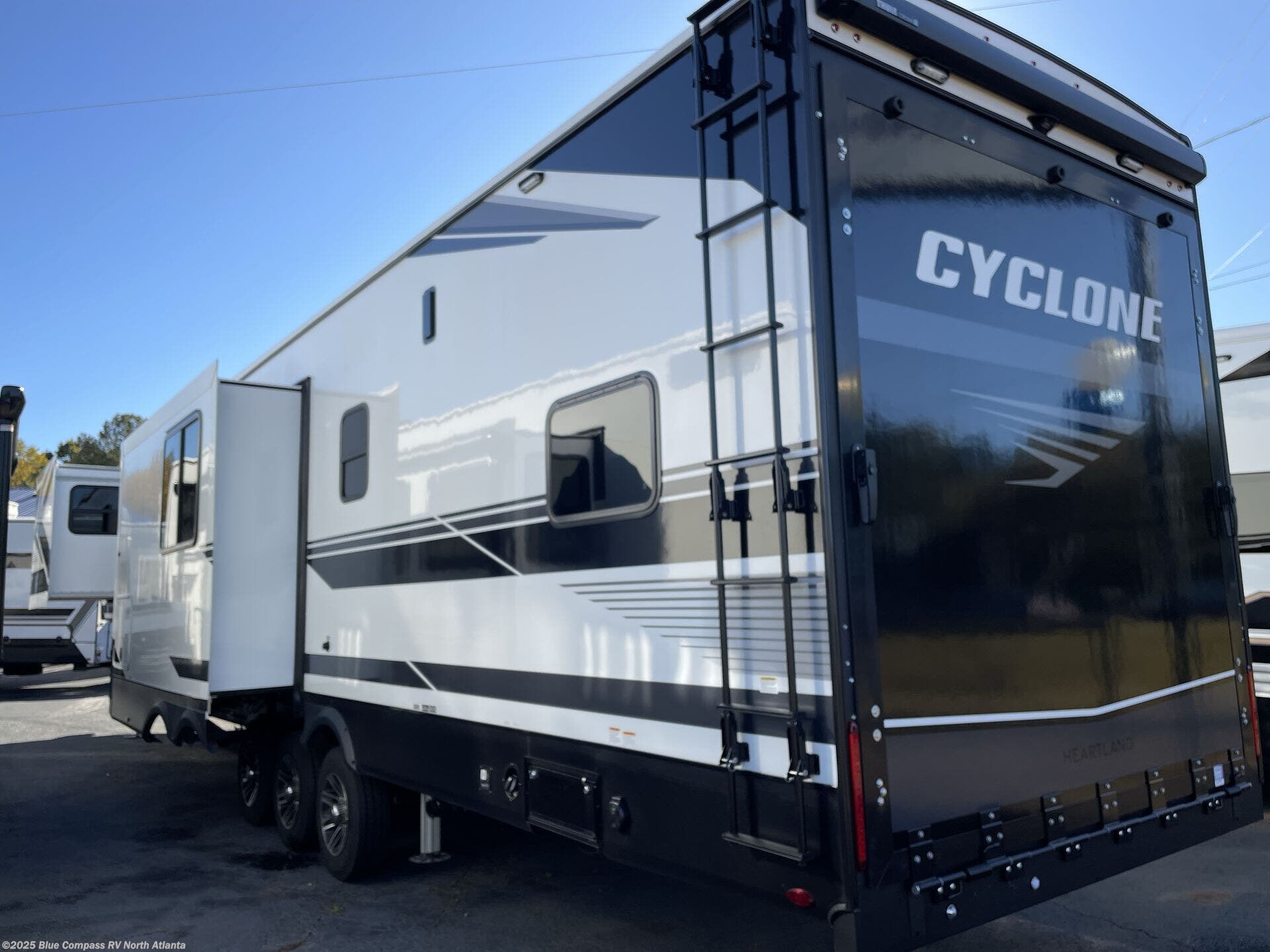 New 2025 Heartland Cyclone 3914 available in Buford, Georgia