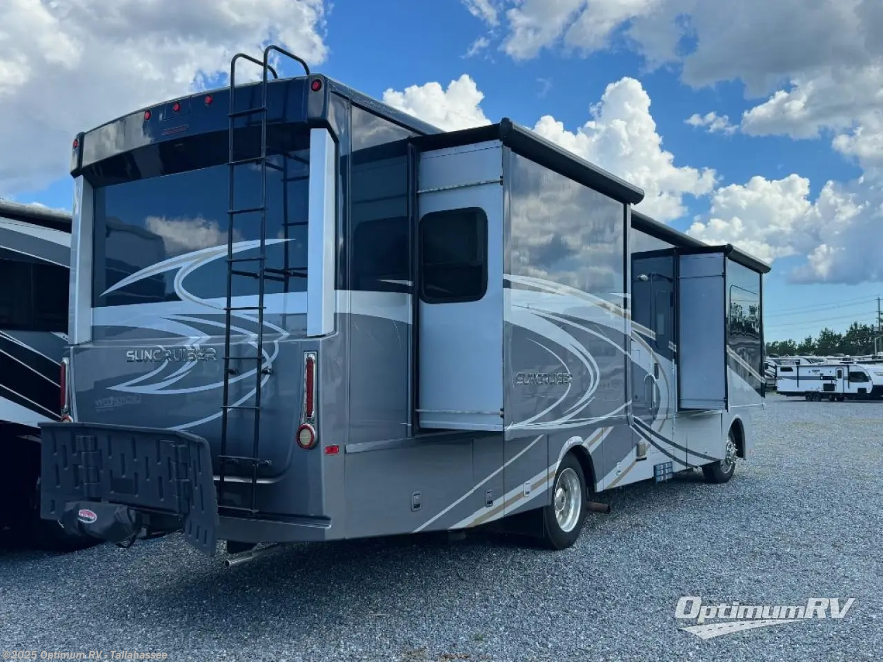 Call now about this 2016 Winnebago Adventurer 35P! 2016 Winnebago Adventurer 35P - Used Class A For Sale by Optimum RV - Tallahassee in Tallahassee, Florida features Slideout