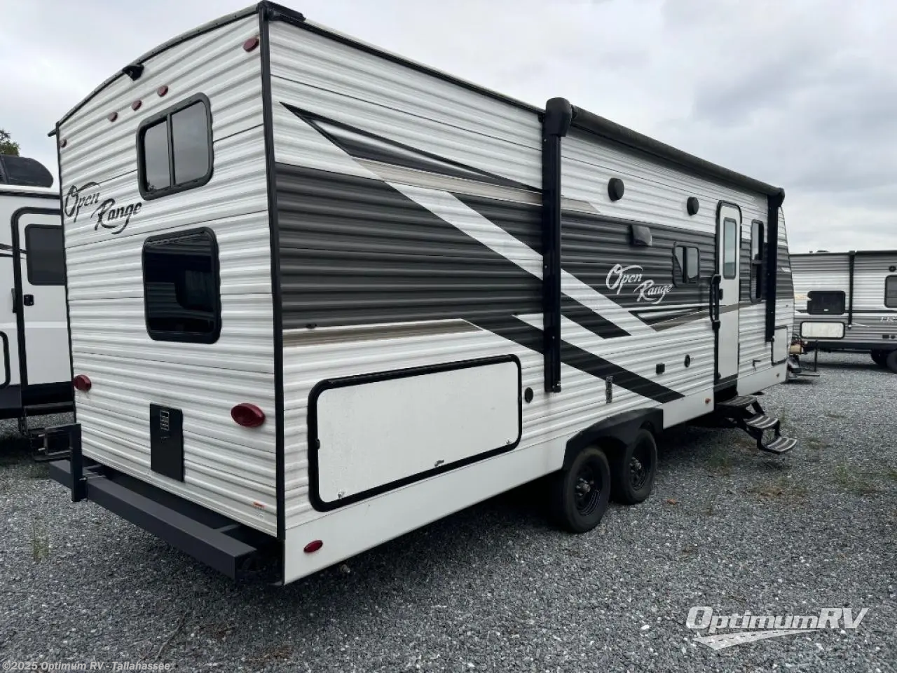 Call now about this 2022 Highland Ridge Open Range Conventional OT26BHS! 2022 Highland Ridge Open Range Conventional OT26BHS - Used Travel Trailer For Sale by Optimum RV - Tallahassee in Tallahassee, Florida features Awning, Slideout