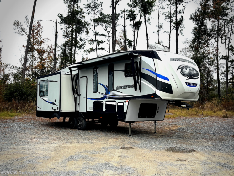 Email now about this 2019 Forest River Cherokee Arctic Wolf 295QSL8! Used 2019 Forest River Cherokee Arctic Wolf 295QSL8 available in Tallahassee, Florida