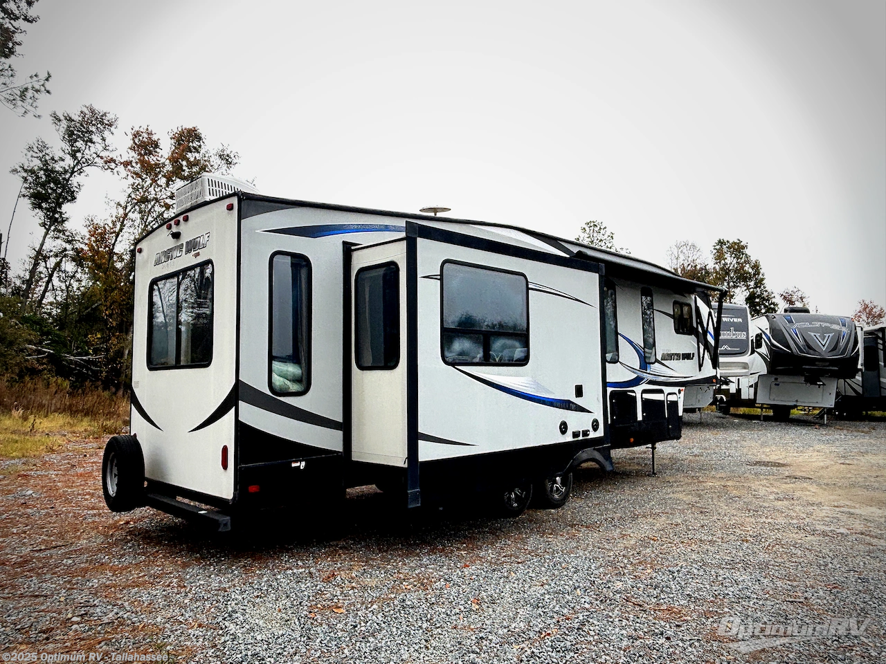 Call now about this 2019 Forest River Cherokee Arctic Wolf 295QSL8! 2019 Forest River Cherokee Arctic Wolf 295QSL8 - Used Fifth Wheel For Sale by Optimum RV - Tallahassee in Tallahassee, Florida features Slideout, Awning