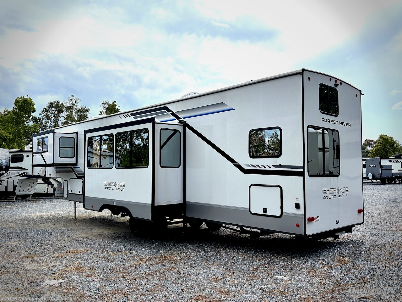 Contact us now about this 2025 Forest River Cherokee Arctic Wolf Suite 3750SUITE! 2025 Cherokee Arctic Wolf Suite 3750SUITE by Forest River from Optimum RV - Tallahassee in Tallahassee, Florida