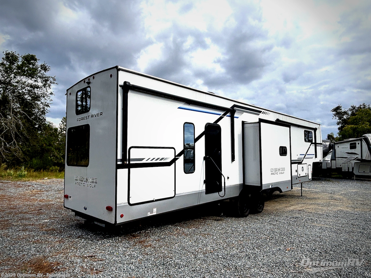 Call now about this 2025 Forest River Cherokee Arctic Wolf Suite 3750SUITE! 2025 Forest River Cherokee Arctic Wolf Suite 3750SUITE - New Fifth Wheel For Sale by Optimum RV - Tallahassee in Tallahassee, Florida features Slideout, Awning