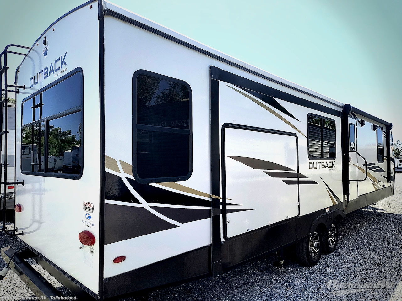 Call now about this 2022 Keystone Outback 330RL! 2022 Keystone Outback 330RL - Used Travel Trailer For Sale by Optimum RV - Tallahassee in Tallahassee, Florida features Awning, Slideout