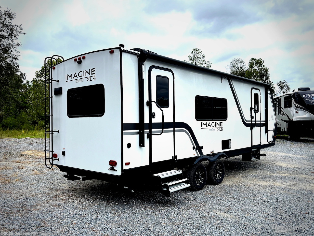 Call now about this 2026 Grand Design Imagine XLS 23LDE! 2026 Grand Design Imagine XLS 23LDE - New Travel Trailer For Sale by Optimum RV - Tallahassee in Tallahassee, Florida features Slideout, Awning