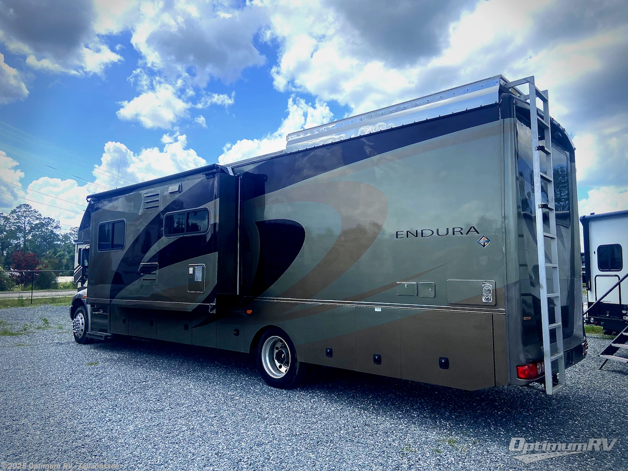 Call now about this 2008 Gulf Stream Endura 6341! 2008 Gulf Stream Endura 6341 - Used Class C For Sale by Optimum RV - Tallahassee in Tallahassee, Florida