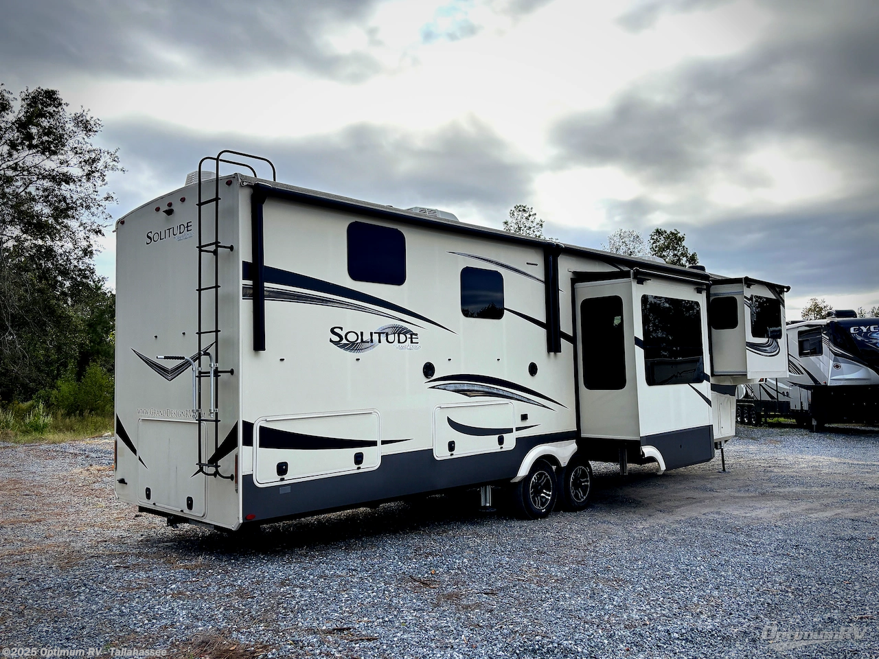 Call now about this 2021 Grand Design Solitude 380FL R! 2021 Grand Design Solitude 380FL R - Used Fifth Wheel For Sale by Optimum RV - Tallahassee in Tallahassee, Florida features Awning, Slideout