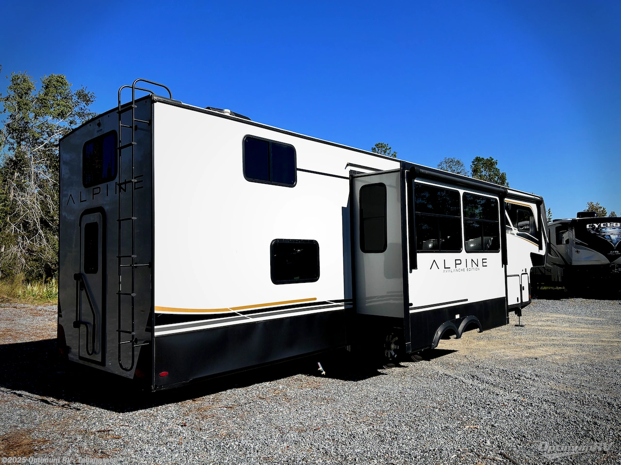 Call now about this 2024 Keystone Alpine Avalanche Edition 390DS! 2024 Keystone Alpine Avalanche Edition 390DS - Used Fifth Wheel For Sale by Optimum RV - Tallahassee in Tallahassee, Florida features Slideout, Awning