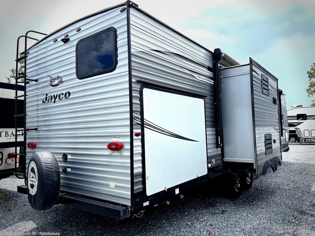 Call now about this 2020 Jayco Jay Flight 33RBTS! 2020 Jayco Jay Flight 33RBTS - Used Travel Trailer For Sale by Optimum RV - Tallahassee in Tallahassee, Florida features Slideout, Awning