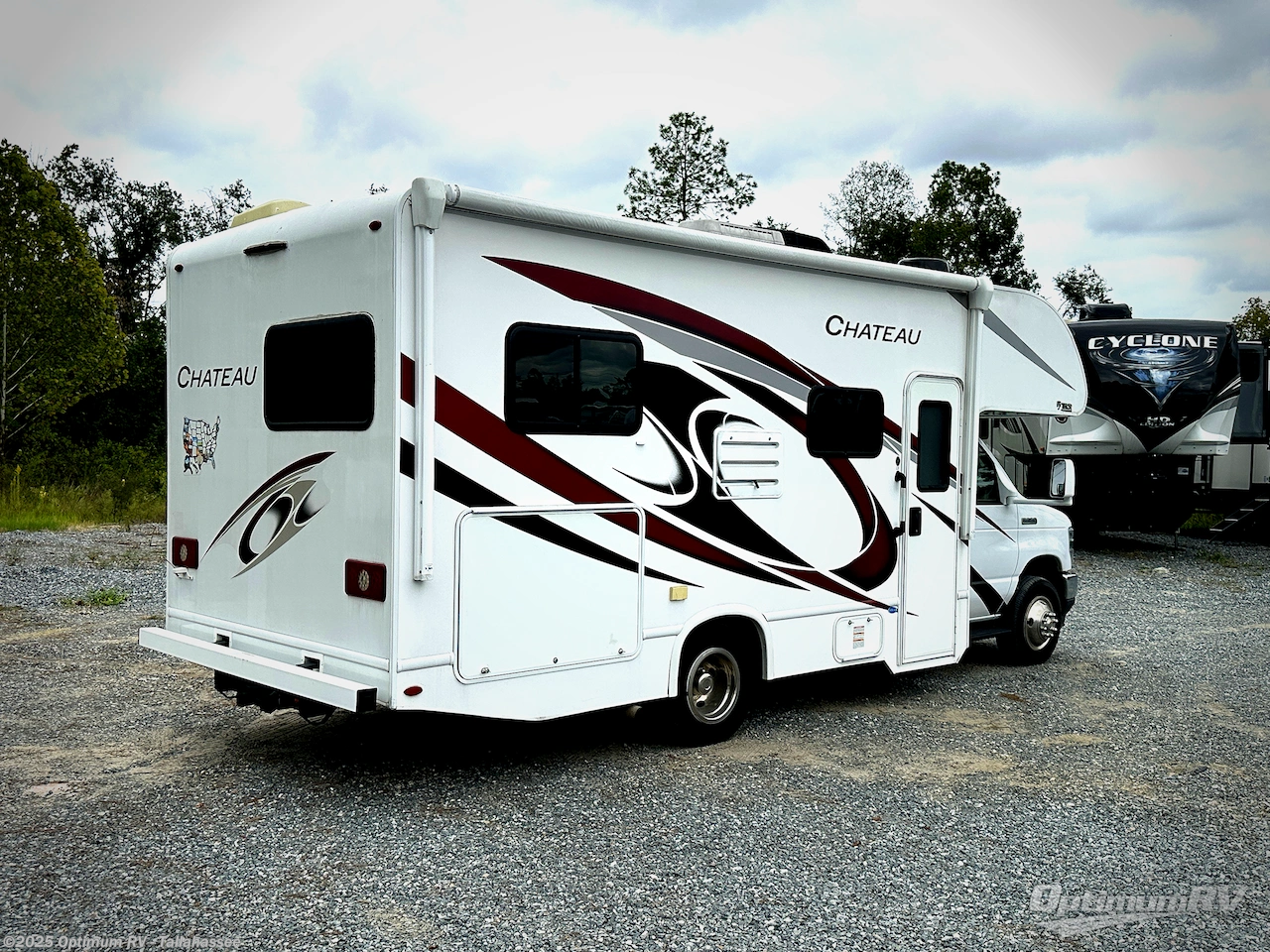 Call now about this 2022 Thor Chateau 22E! 2022 Thor Chateau 22E - Used Class C For Sale by Optimum RV - Tallahassee in Tallahassee, Florida features Awning