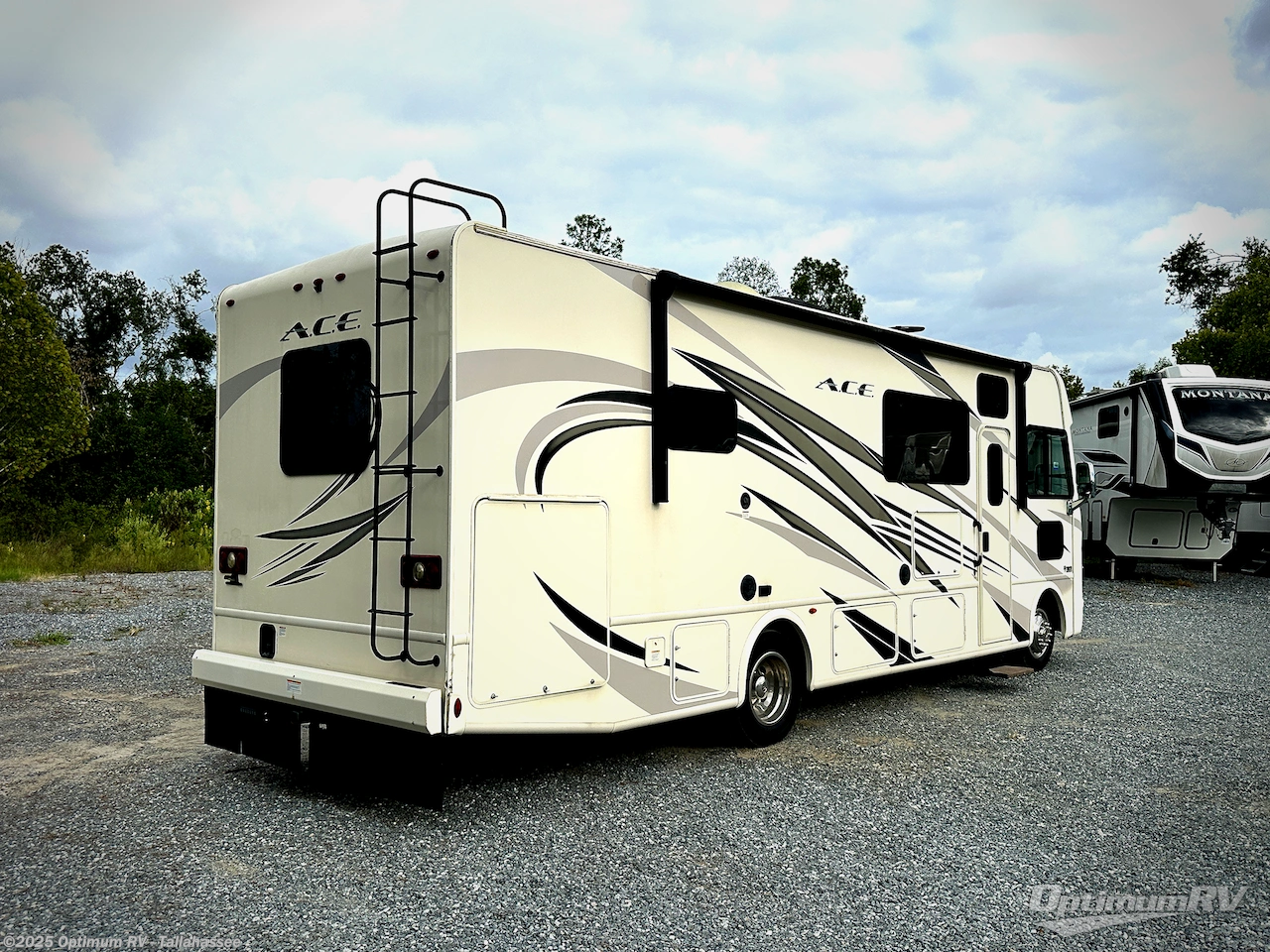 Call now about this 2018 Thor ACE 29.4! 2018 Thor ACE 29.4 - Used Class A For Sale by Optimum RV - Tallahassee in Tallahassee, Florida features Slideout, Awning
