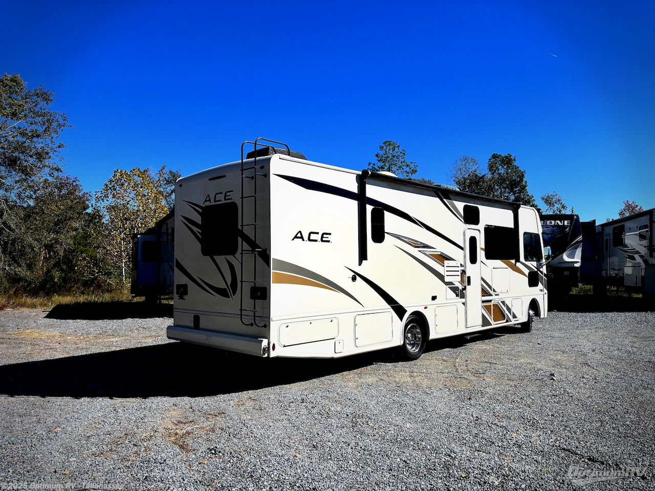 Call now about this 2020 Thor ACE 32.3! 2020 Thor ACE 32.3 - Used Class A For Sale by Optimum RV - Tallahassee in Tallahassee, Florida features Slideout, Awning