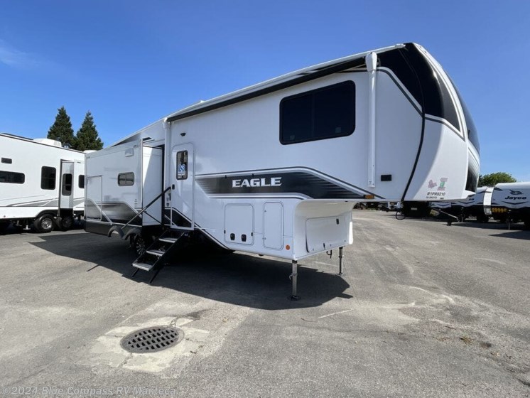 New 2024 Jayco Eagle 28.5RSTS available in Manteca, California
