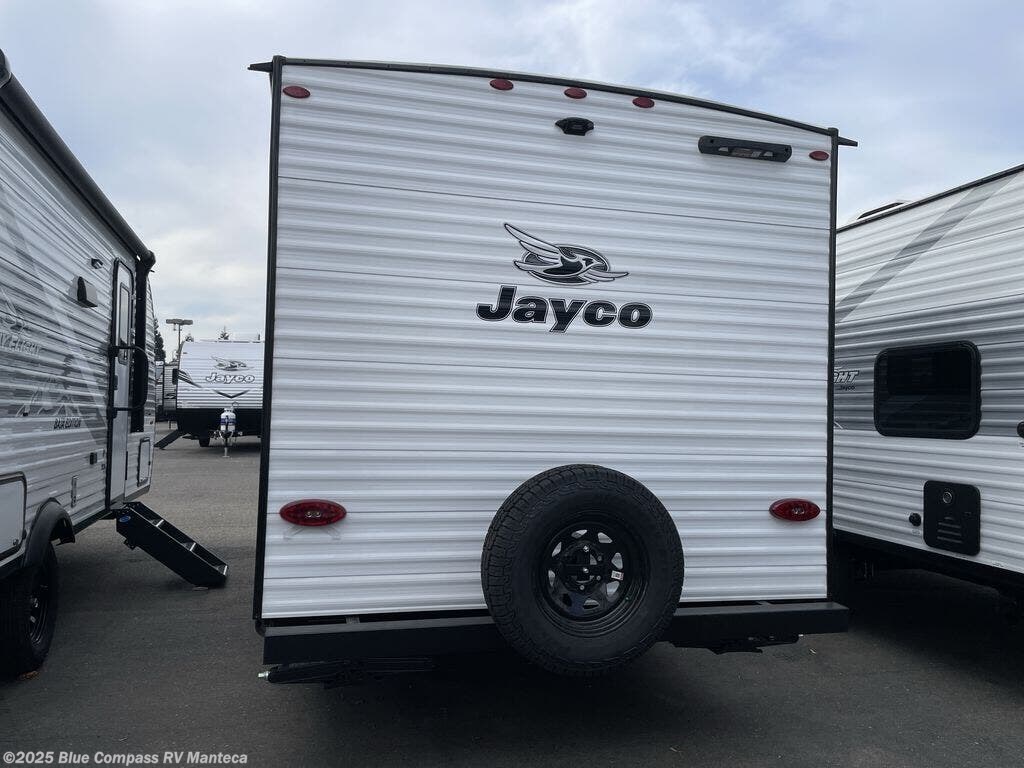 Contact us now about this 2026 Jayco Jay Flight SLX 175FQW! 2026 Jay Flight SLX 175FQW by Jayco from Blue Compass RV Manteca in Manteca, California