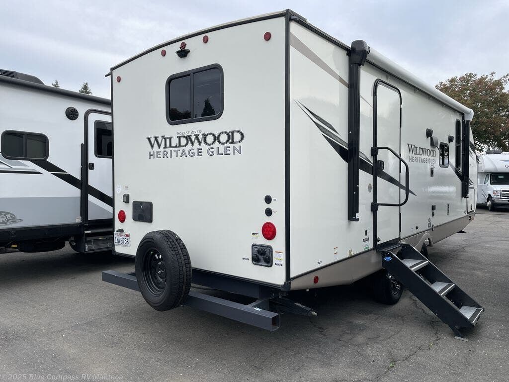 Used 2022 Forest River Wildwood Heritage Glen Hyper-Lyte 22RBHL available in Manteca, California
