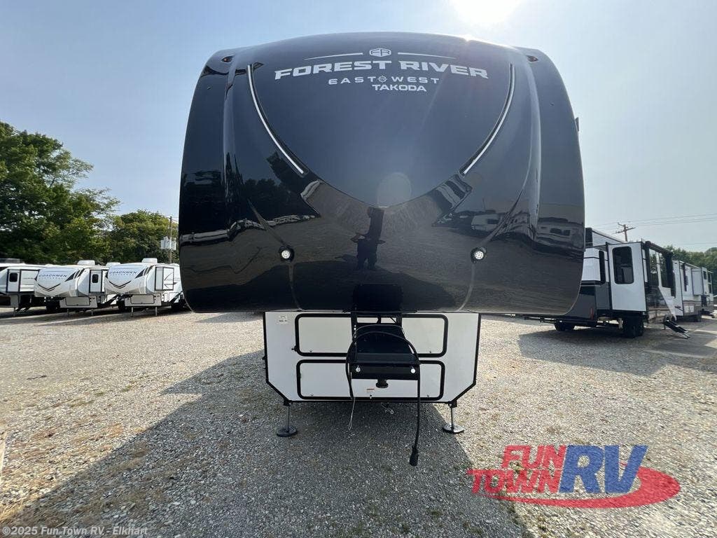 Contact us now about this 2026 East to West Takoda 400TH! 2026 Takoda 400TH by East to West from Fun Town RV - Elkhart in Elkhart, Indiana