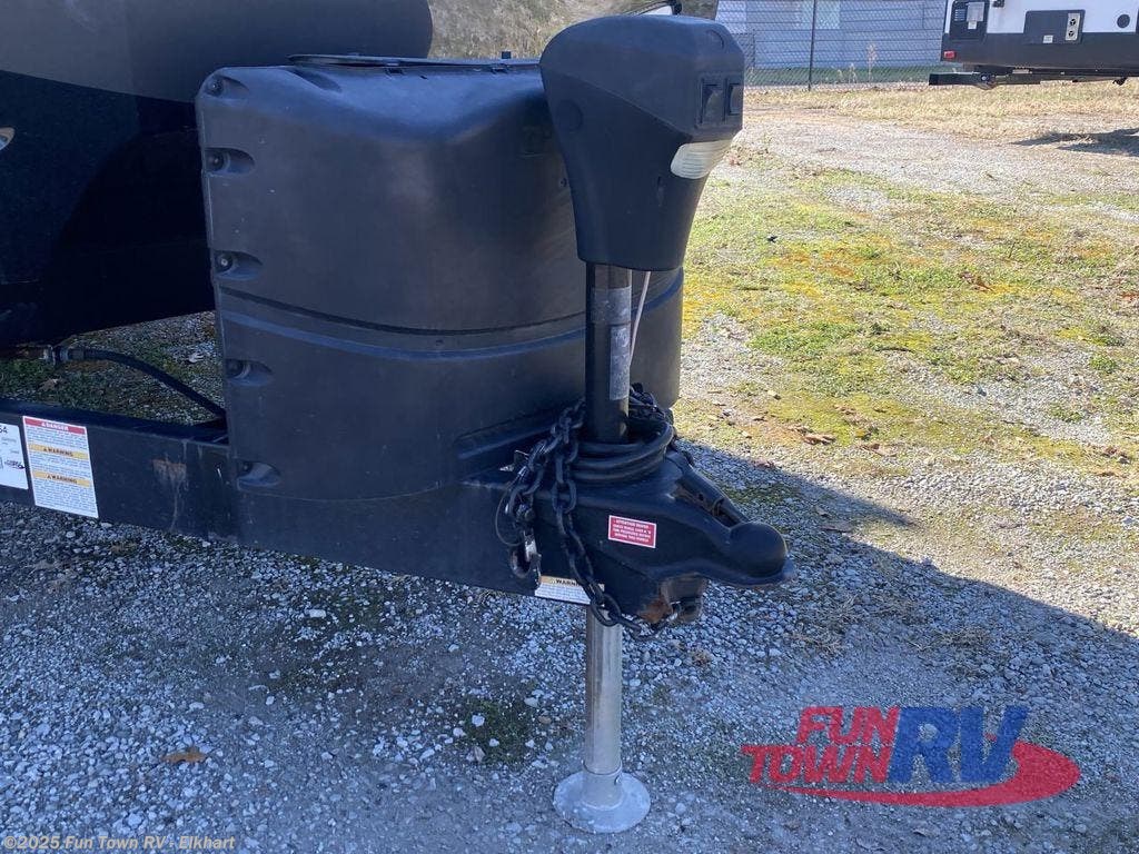 Call now about this 2020 Keystone Bullet 29RKPR! 2020 Keystone Bullet 29RKPR - Used Travel Trailer For Sale by Fun Town RV - Elkhart in Elkhart, Indiana