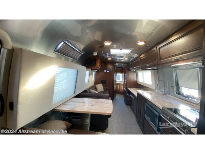 2020 Classic 33FB QUEEN by Airstream from Airstream of Knoxville in Knoxville, Tennessee