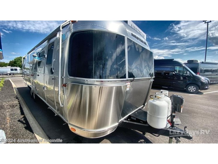 New 2024 Airstream Flying Cloud 30RB available in Knoxville, Tennessee