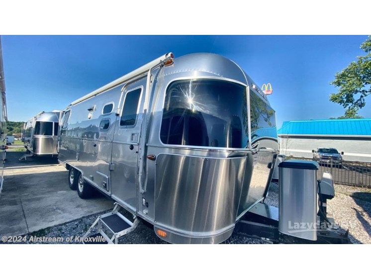 Used 19 Airstream Flying Cloud 25RBQ available in Knoxville, Tennessee